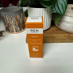 REN Clean Skincare- Radiance PHA Exfoliating Facial